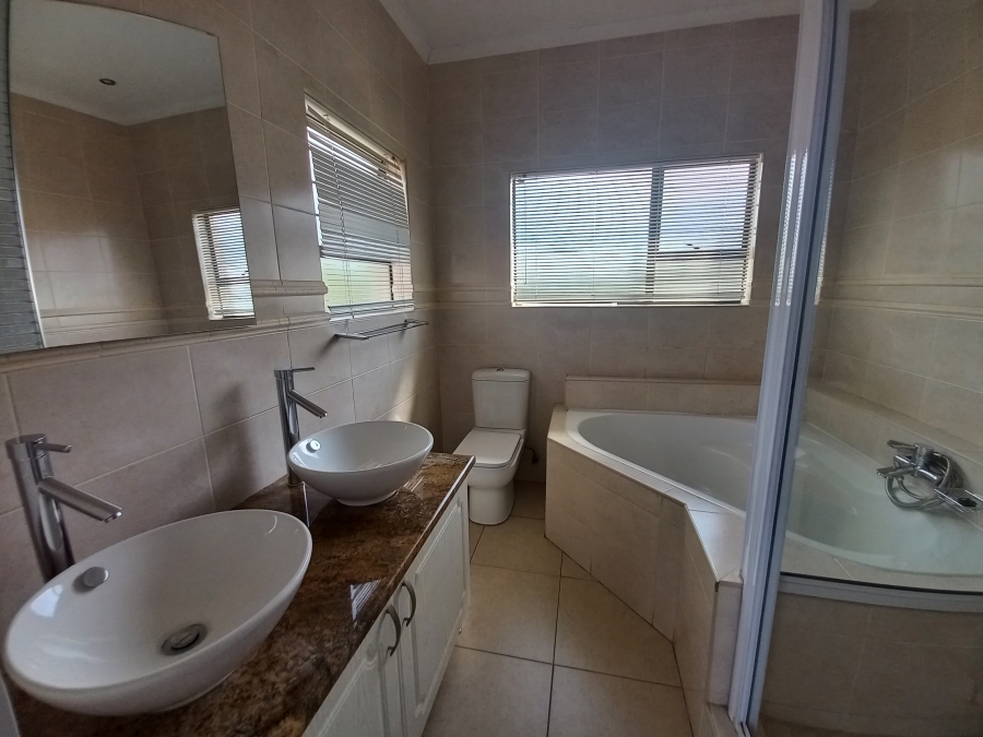 5 Bedroom Property for Sale in Cashan North West